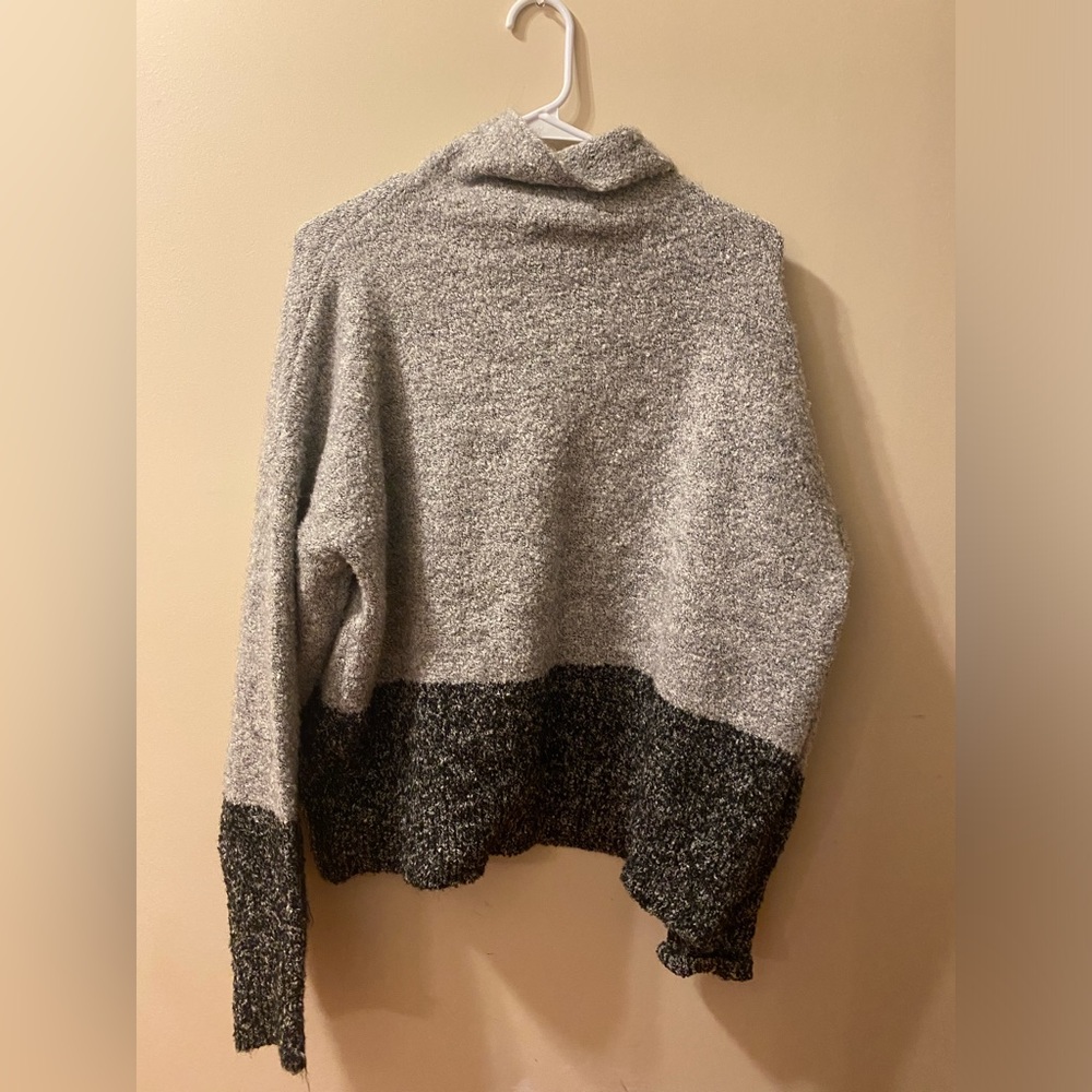 Women’s turtle neck sweater